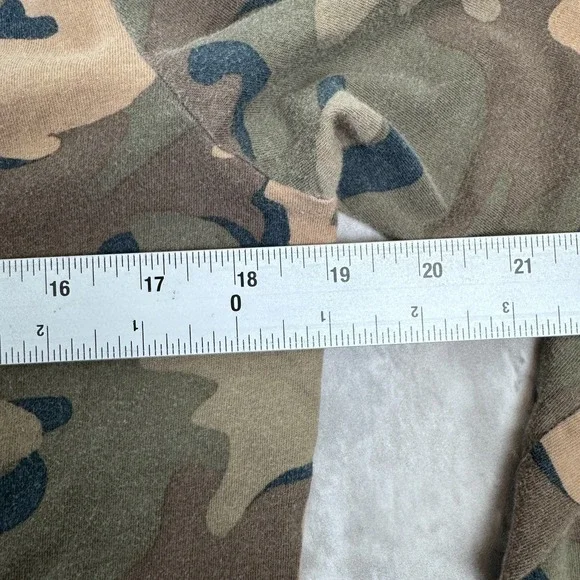 Hollister Camo Long Sleeve Shirt Mens Medium Green Logo Pullover Casual - Picture 5 of 7